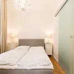 Apartment 6 Windspiel